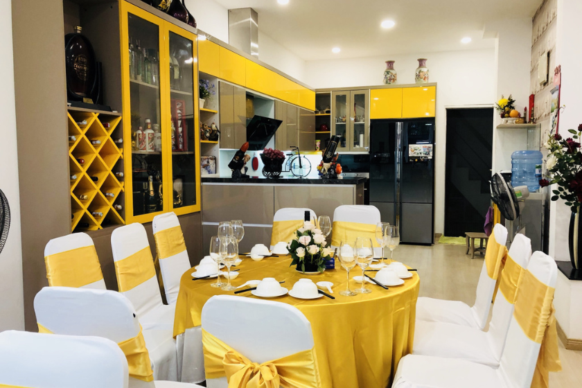 tiệc mừng kỷ niệm